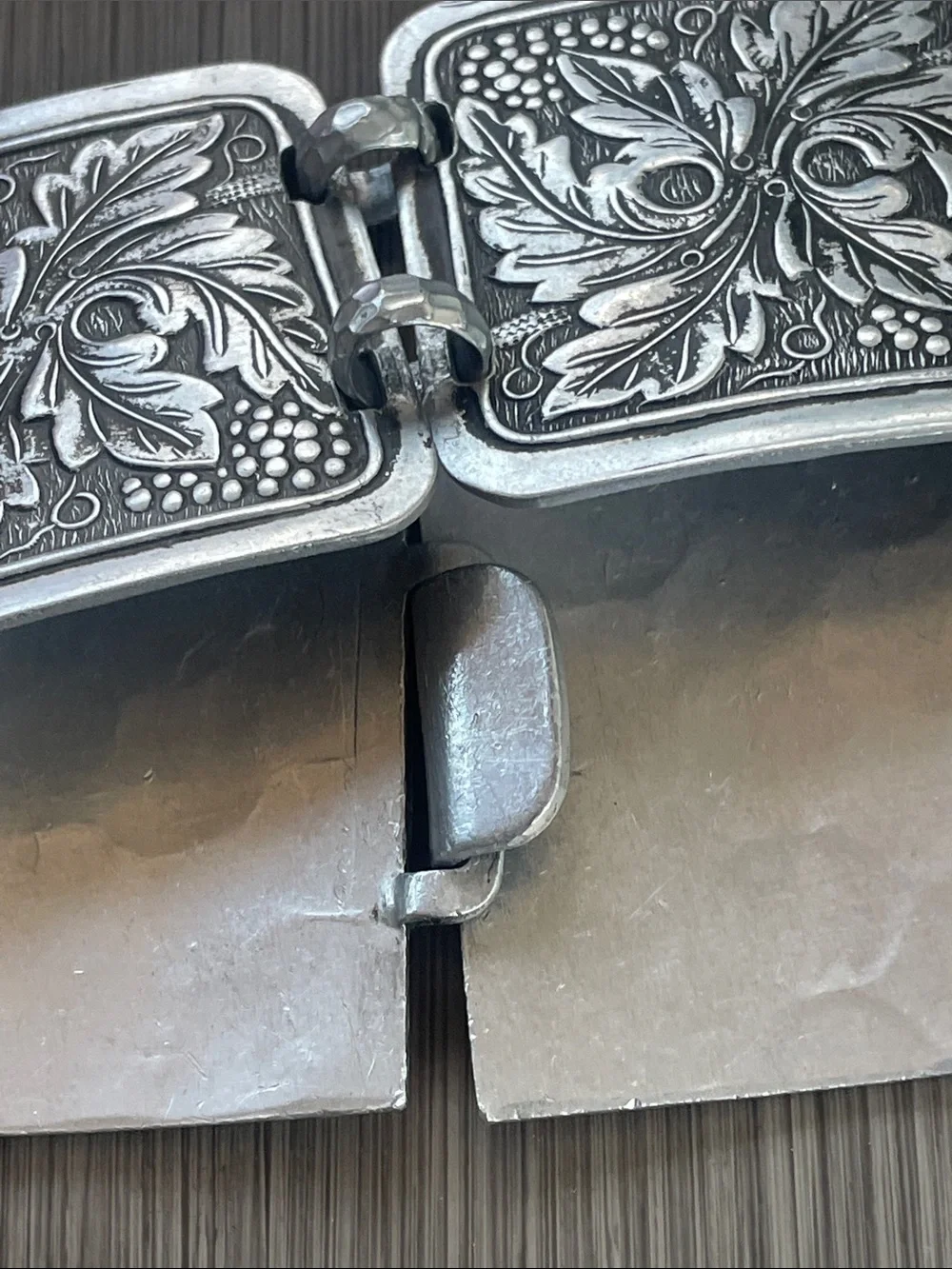 Alpaca silver Ornate Floral Link Belt - Silver Tone
